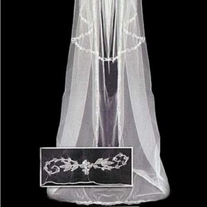 Never worn Ivory Veil..Swarovski